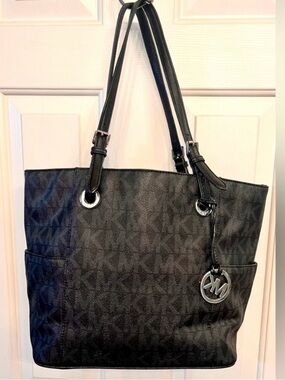 Michael Kors Signature Tote